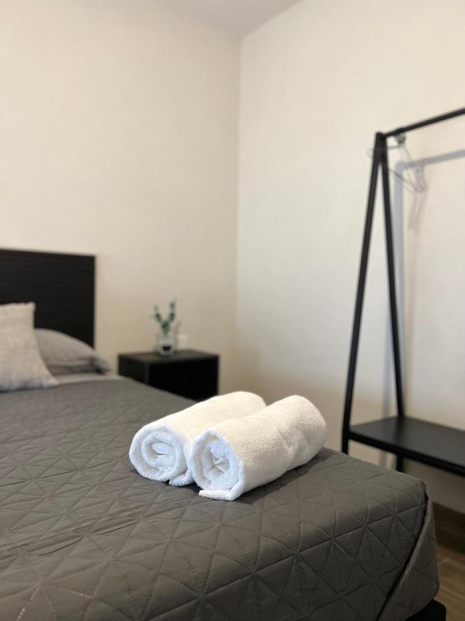 Hotel Tia Flora เลออน ภายนอก รูปภาพ